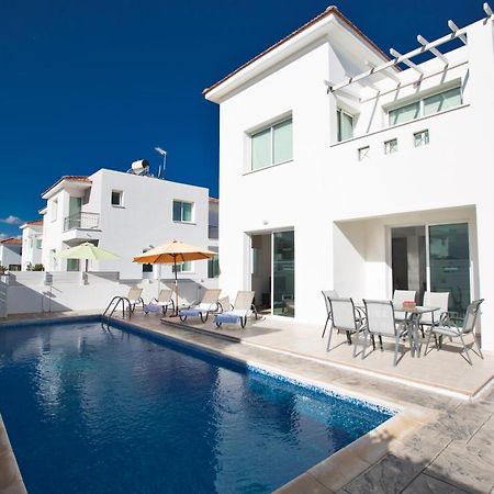 Avra Villas Паралимни Екстериор снимка