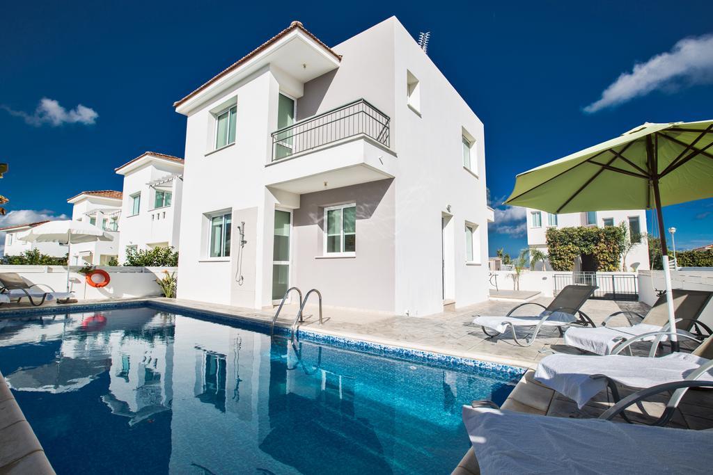 Avra Villas Паралимни Екстериор снимка