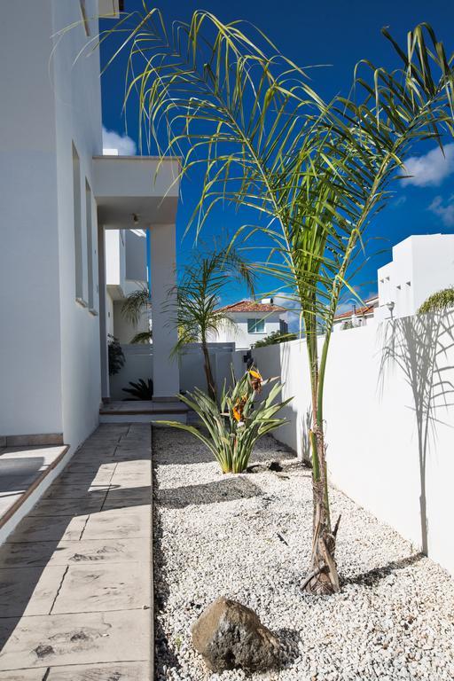 Avra Villas Паралимни Стая снимка