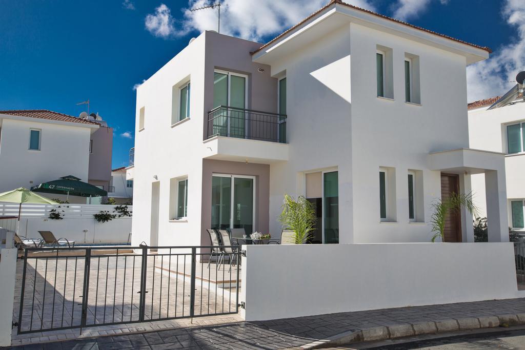 Avra Villas Паралимни Стая снимка