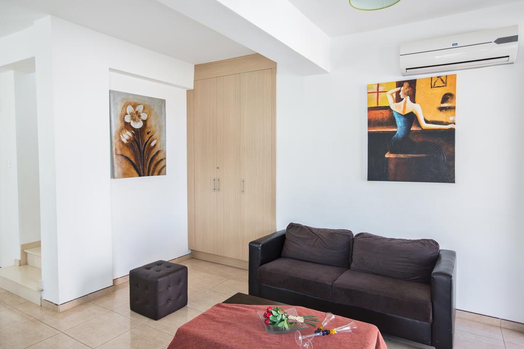 Avra Villas Паралимни Стая снимка