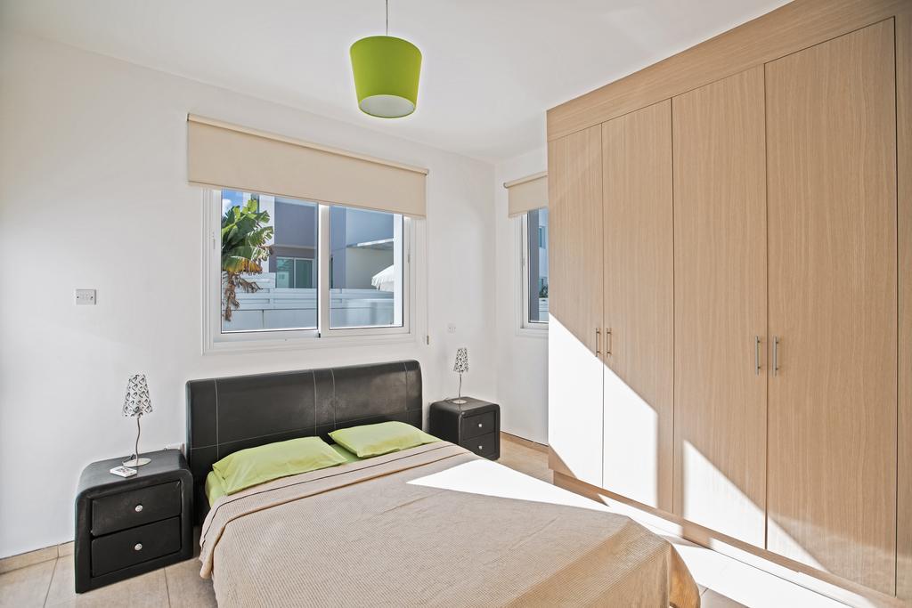 Avra Villas Паралимни Стая снимка