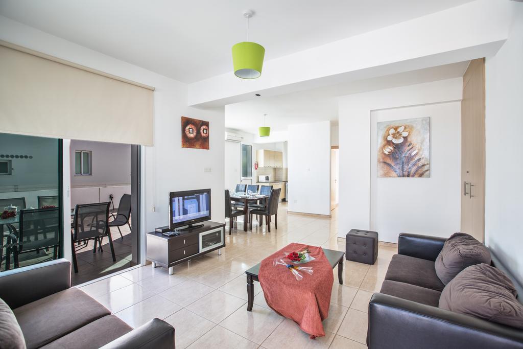 Avra Villas Паралимни Стая снимка