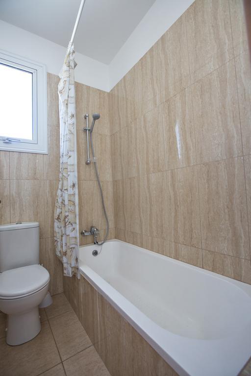 Avra Villas Паралимни Стая снимка