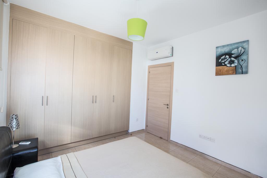 Avra Villas Паралимни Стая снимка