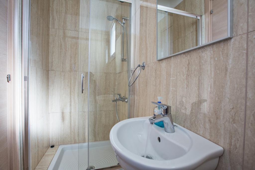 Avra Villas Паралимни Стая снимка