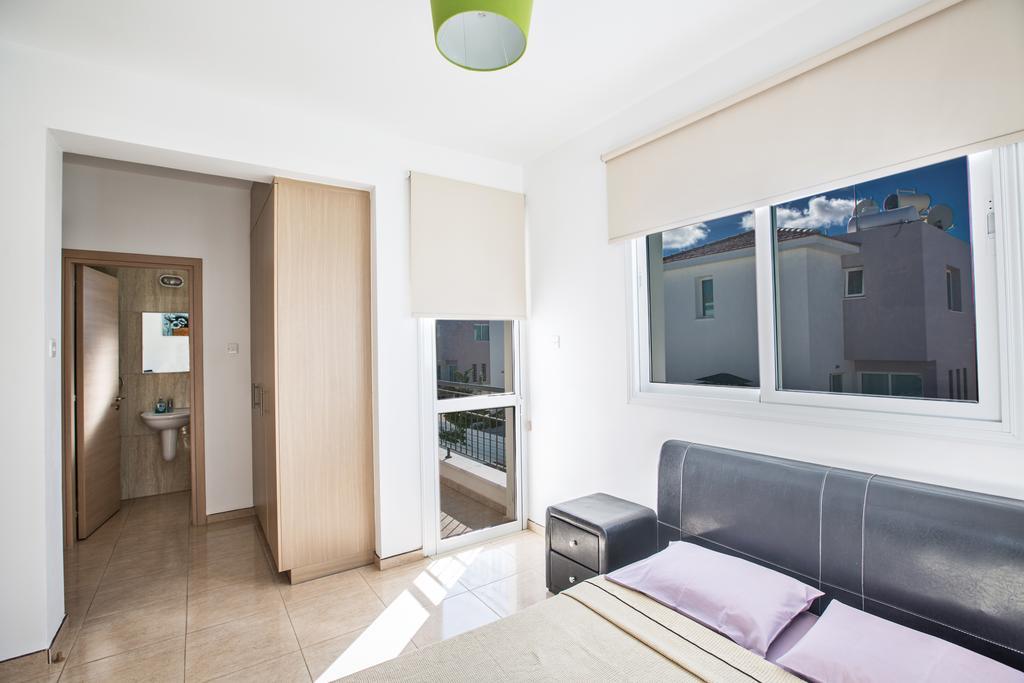 Avra Villas Паралимни Стая снимка