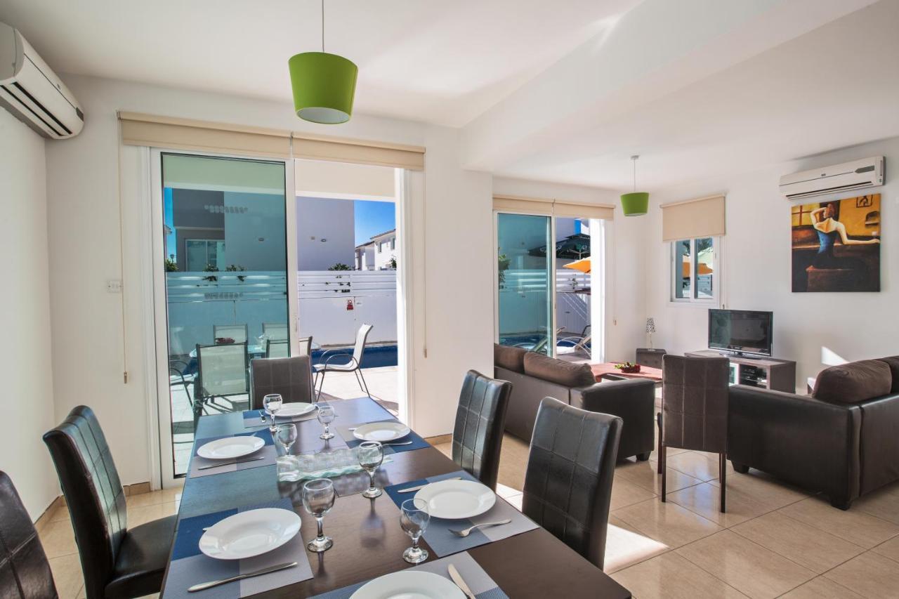Avra Villas Паралимни Екстериор снимка